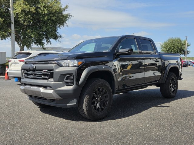 Used 2024 Chevrolet Colorado Trail Boss w/ Technology Package AWD/4WD image 2