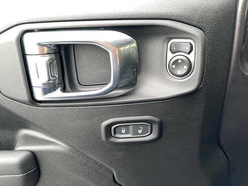 New 2025 Jeep Gladiator Sport AWD/4WD image 23