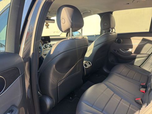 Used 2022 Mercedes-Benz GLC 300 GLC 300 image 6