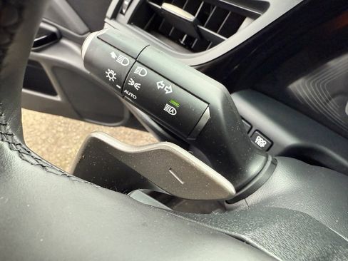 Used 2023 Lexus ES 250 w/ Premium Package image 34