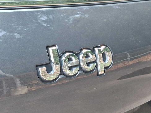 Used 2022 Jeep Grand Cherokee L Limited AWD/4WD image 30