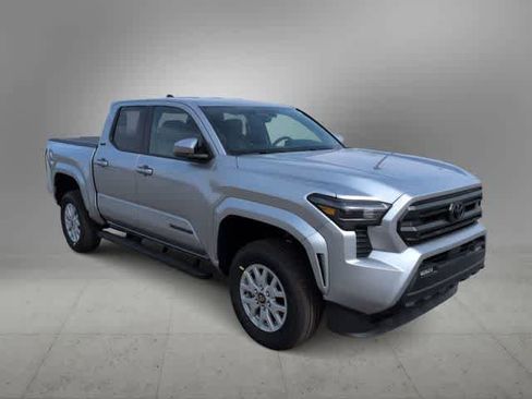 Used 2026 Toyota Tacoma SR5 AWD/4WD image 8