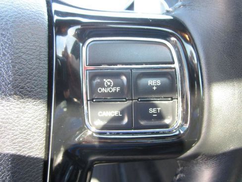 Used 2013 Chrysler 300 S RWD image 23