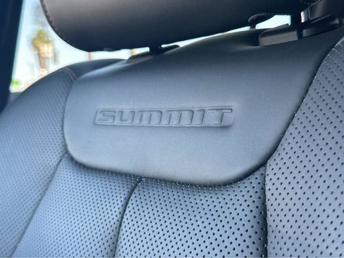 Used 2023 Jeep Grand Cherokee Summit AWD/4WD image 31
