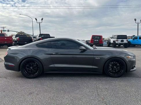 Used 2017 Ford Mustang GT RWD image 2