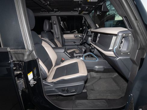 Used 2024 Ford Bronco Wildtrak image 19