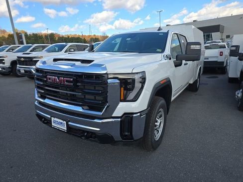 New 2024 GMC Sierra 3500 Pro w/ Convenience Package image 3