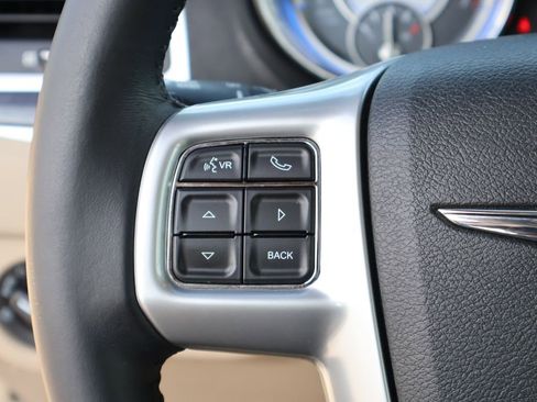 Used 2013 Chrysler 300 w/ Driver Convenience Group image 29