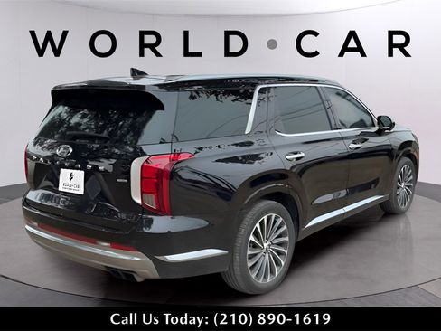 Used 2023 Hyundai Palisade Calligraphy image 13