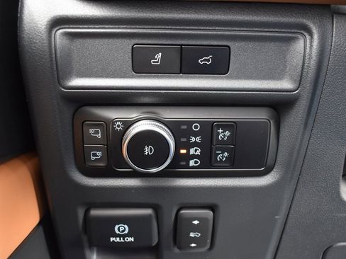 Used 2023 Ford Expedition Platinum image 21