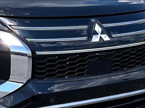 Used 2025 Mitsubishi Outlander SE FWD image 34