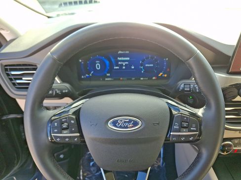 Used 2022 Ford Escape Titanium w/ Class II Trailer Tow Package image 20