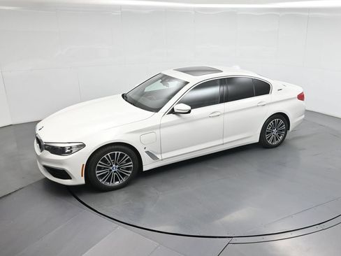 Used 2019 BMW 530e w/ Convenience Package RWD image 44