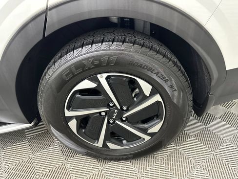 Used 2023 Kia Sportage LX AWD/4WD image 19