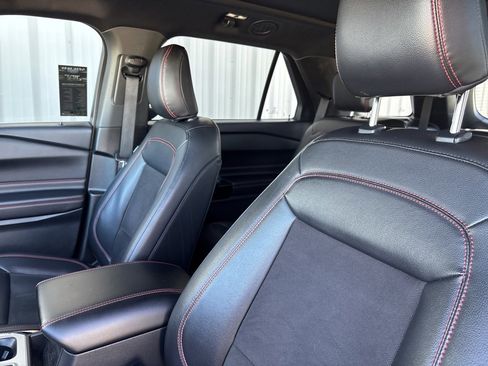 Used 2023 Ford Explorer ST-Line image 24
