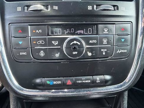 Used 2017 Dodge Grand Caravan GT FWD image 24