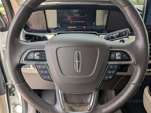 Used 2023 Lincoln Navigator L Reserve AWD/4WD image 13