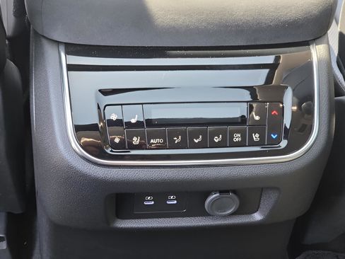 Used 2025 INFINITI QX80 Sensory AWD/4WD image 12