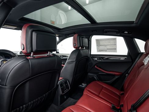 New 2026 Porsche Macan S image 24