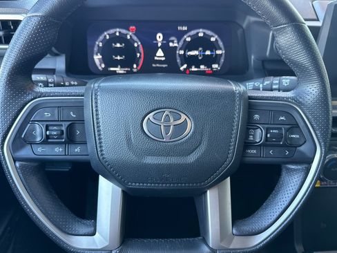 Used 2025 Toyota 4Runner TRD Off-Road AWD/4WD image 11