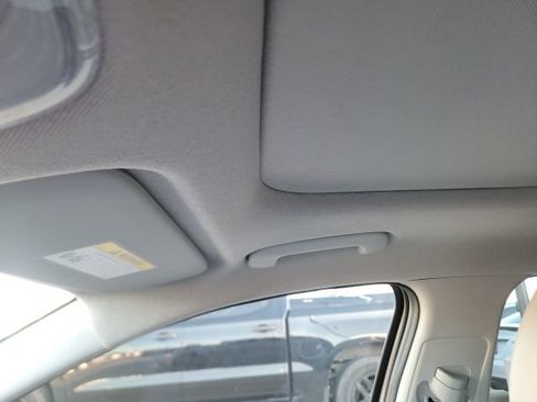 Used 2025 Hyundai Elantra Limited image 5