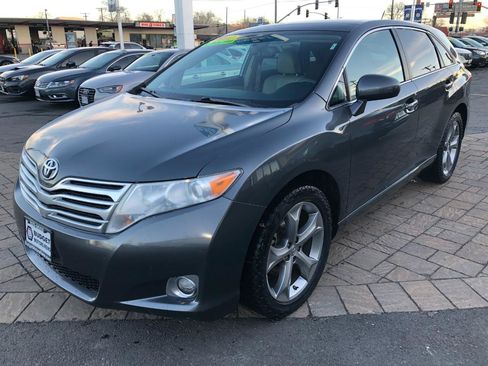 Used 2011 Toyota Venza AWD V6 w/ Premium Pkg #2 image 5