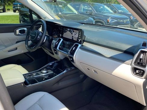 Used 2023 Kia Sorento SX Prestige w/ Panoramic Sunroof Package AWD/4WD image 32