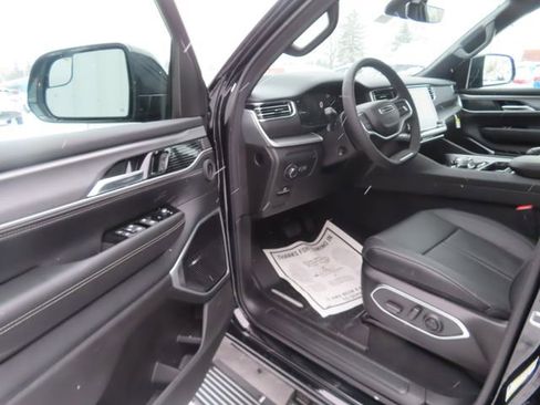 New 2026 Jeep Grand Wagoneer Limited image 18