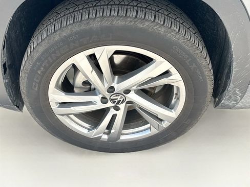 Used 2024 Volkswagen Atlas Cross Sport SEL R-Line AWD/4WD image 35