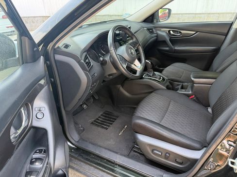 Used 2020 Nissan Rogue SV FWD image 4