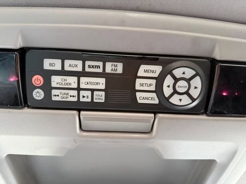 Used 2016 Honda Pilot Touring image 28