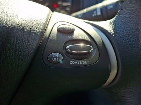 Used 2018 Nissan Pathfinder SV w/ Cargo Package image 22