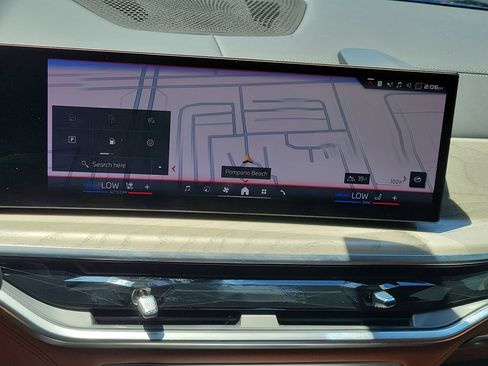 Used 2024 BMW X7 M60i w/ Executive Package image 29