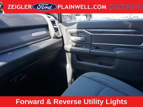 Used 2024 RAM 2500 Big Horn w/ Off Road Package AWD/4WD image 29