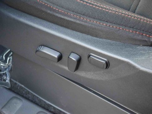 Used 2025 Nissan Frontier PRO-4X image 20