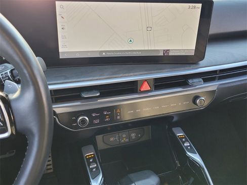 Used 2024 Kia Sorento SX Prestige image 17