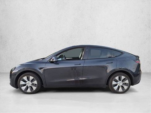 Used 2024 Tesla Model Y Long Range AWD/4WD image 8