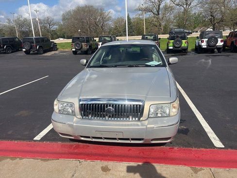Used 2006 Mercury Grand Marquis LS RWD image 4