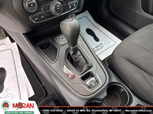 Used 2019 Jeep Cherokee Latitude w/ Popular Appearance Group image 18