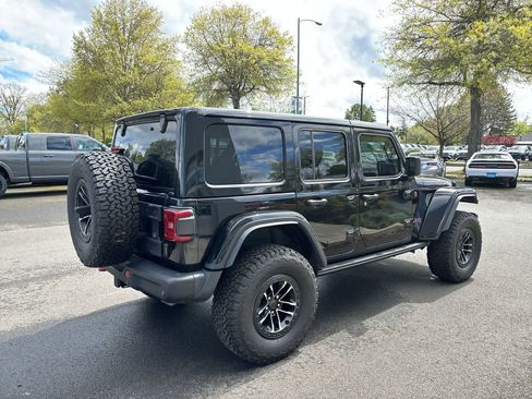 Used 2025 Jeep Wrangler Unlimited Rubicon image 4