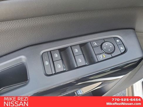 New 2025 Nissan Pathfinder SV image 12