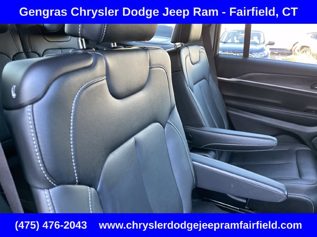 Used 2023 Jeep Grand Cherokee L Limited AWD/4WD image 27