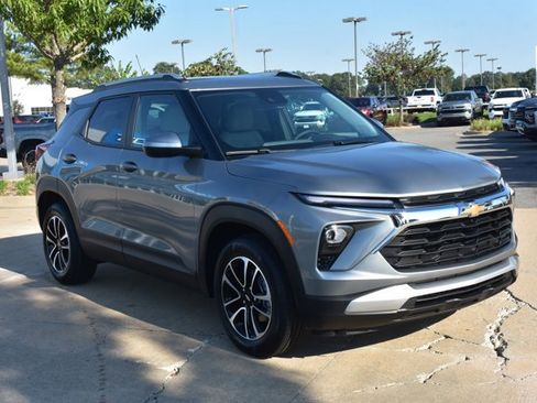 New 2026 Chevrolet TrailBlazer LT w/ Convenience Package image 3