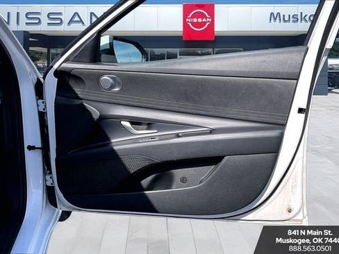 Used 2023 Hyundai Elantra SEL image 24