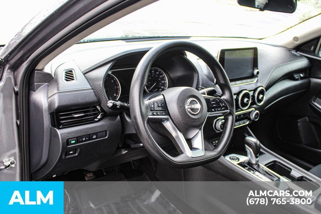 Used 2024 Nissan Sentra SV FWD image 21