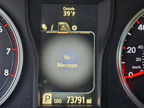 Used 2017 Toyota Camry SE image 13