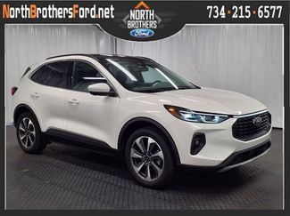 Used 2024 Ford Escape Platinum w/ Premium Technology Package AWD/4WD video 1