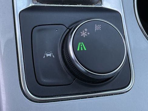 Used 2025 Chevrolet Blazer LT FWD image 21