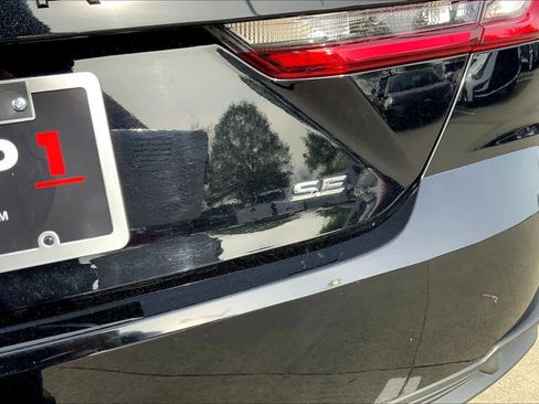 Used 2025 Toyota Camry SE image 10