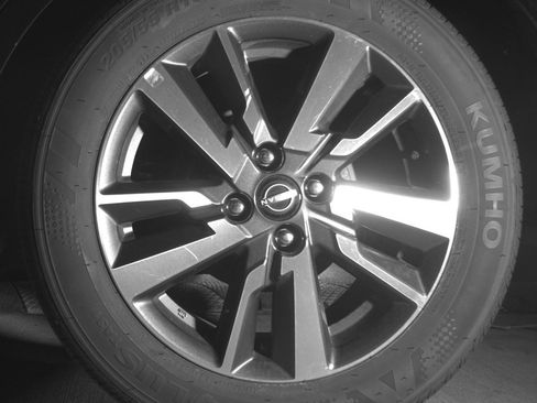 Used 2025 Nissan Versa SV image 14